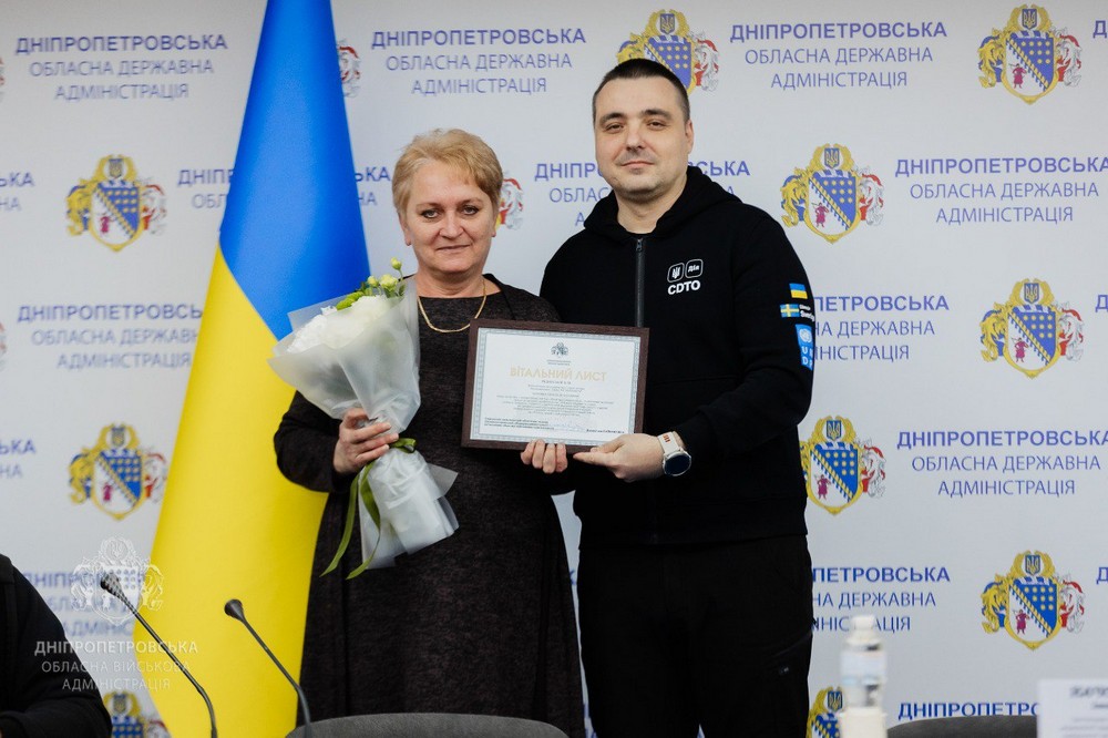 Працюють навіть під обстрілами: начальниця поштового відділення з Нікопольщини отримала відзнаку (фото) 1 з Нікопольщини 3