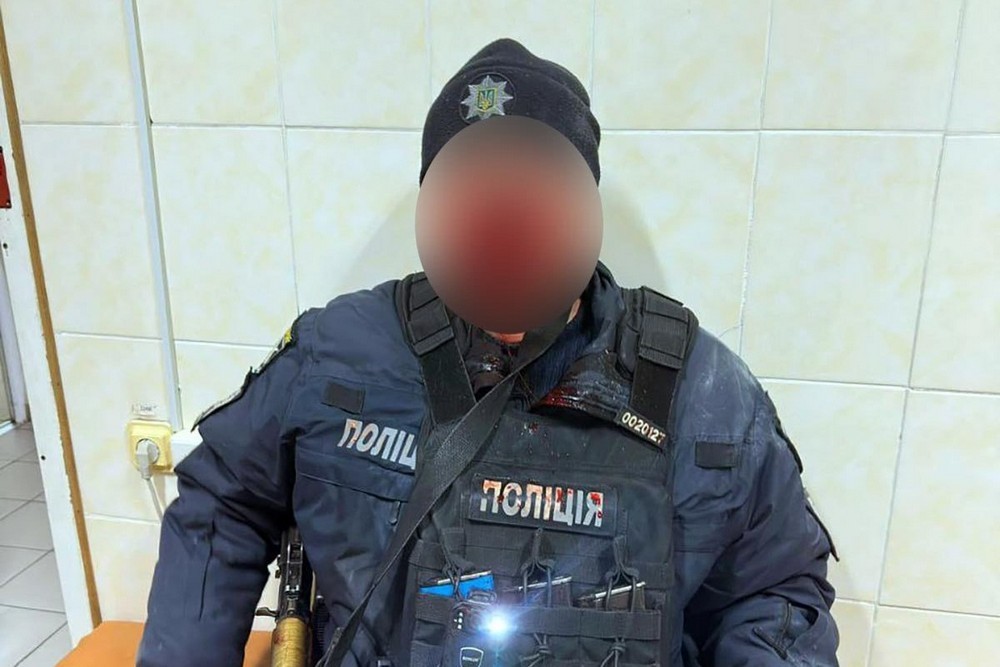 Внаслідок обстрілу Нікопольщини постраждали двоє поліцейських: подробиці 1 Внаслідок обстрілу Нікопольщини постраждали двоє поліцейських: подробиці