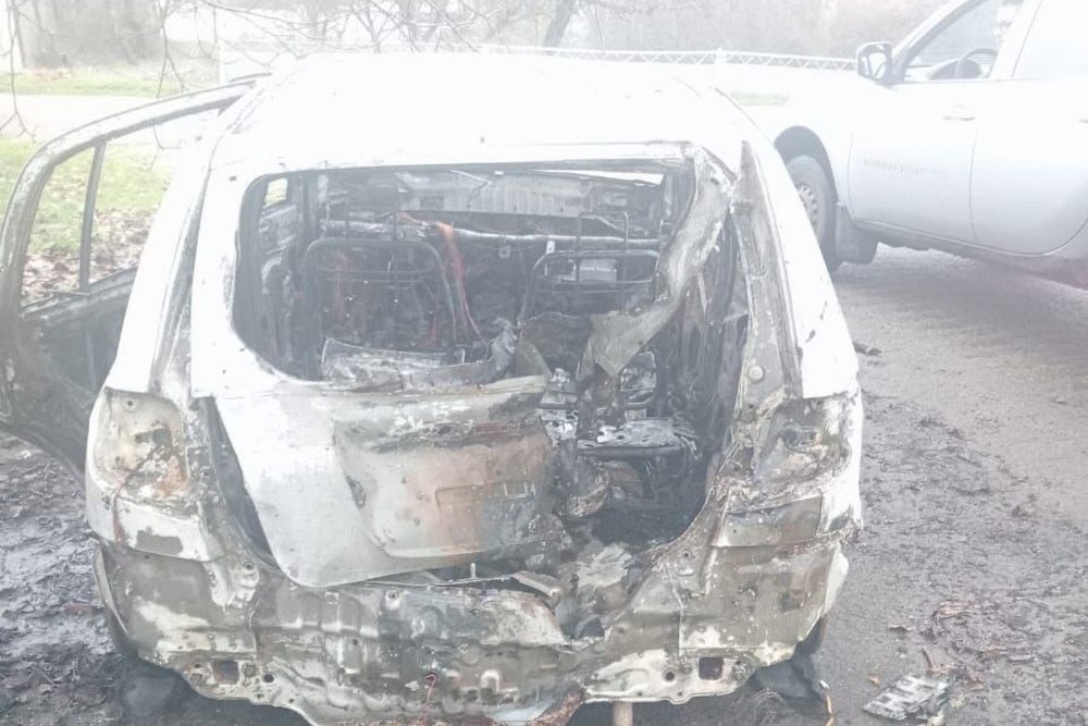 У Нікополі FPV-дрони поцілили по автівкам – двоє поранених, на Криворіжжі побито навчальний заклад, у Дніпрі горіла будівля, на Синельниківщину скинули КАБ – поліція 1 У Нікополі FPV-дрони поцілили по автівкам – двоє поранених, на Криворіжжі побито навчальний заклад, у Дніпрі горіла будівля, на Синельниківщину скинули КАБ – поліція