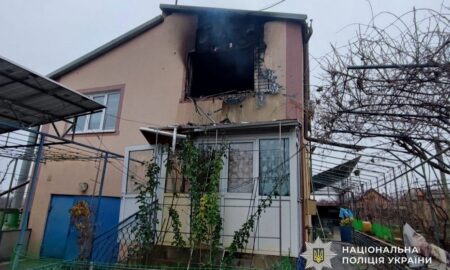 Тіло жінки у Нікополі виявили з уламковим пораненням в голову, поранення отримав чоловік: поліція про наслідки ворожих ударів