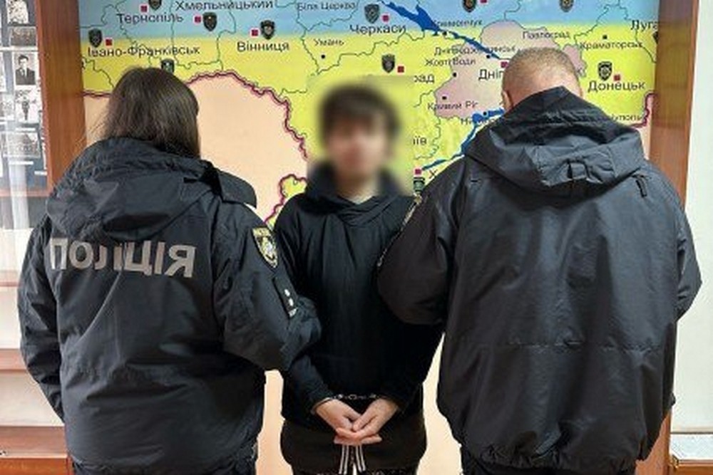 Побила чоловіка цеглиною у кафе Дніпра: суд виніс вирок жінці 1 Побила чоловіка цеглиною у кафе Дніпра: суд виніс вирок жінці