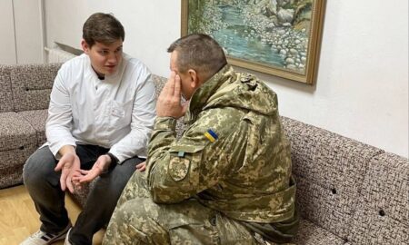 Збирав останки рідного дядька в пакет та самотужки ховав: у лікарні Дніпрі допомагають військовому, який отримав важкі психологічні травми