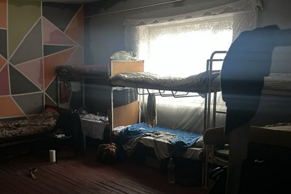 Виявлена мережа фальшивих реабілітаційних центрів на Дніпропетровщині: 287 людей утримували в полоні