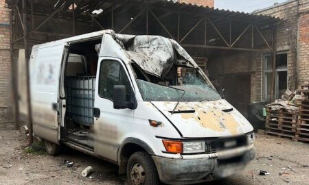 У Нікополі побито магазин і автівки, на Синельниківщині двоє поранених – поліція про наслідки ворожих атак за добу