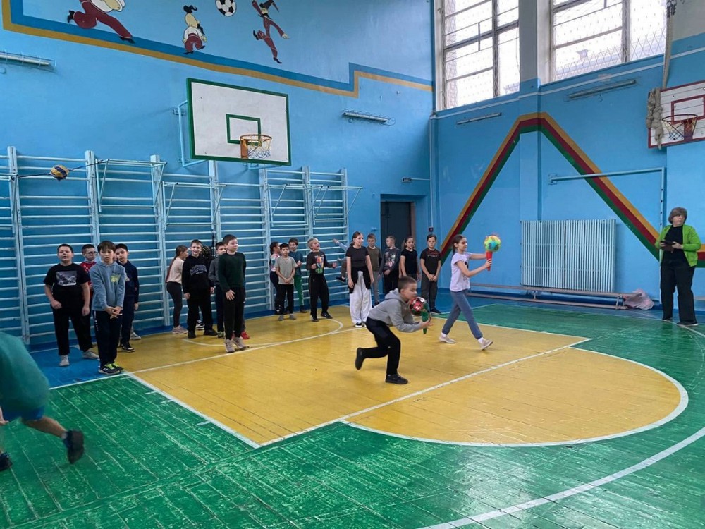 Великий благодійний збір, флешмоби, виставки, змагання: як у Покрові відзначили день ЗСУ