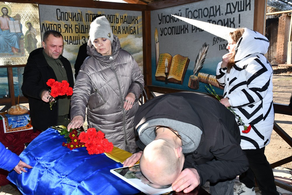 Вбиті росією мешканці Нікопольщини: Захисник з Нікополя Віталій Каражов сьогодні відзначав би 33-річчя… Вбиті росією мешканці Нікопольщини: Захисник з Нікополя Віталій Каражов сьогодні відзначав би 33-річчя…