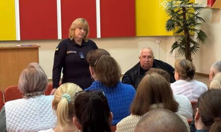 У Марганці офіцер-рятувальник громади провела профілактичний захід для медиків