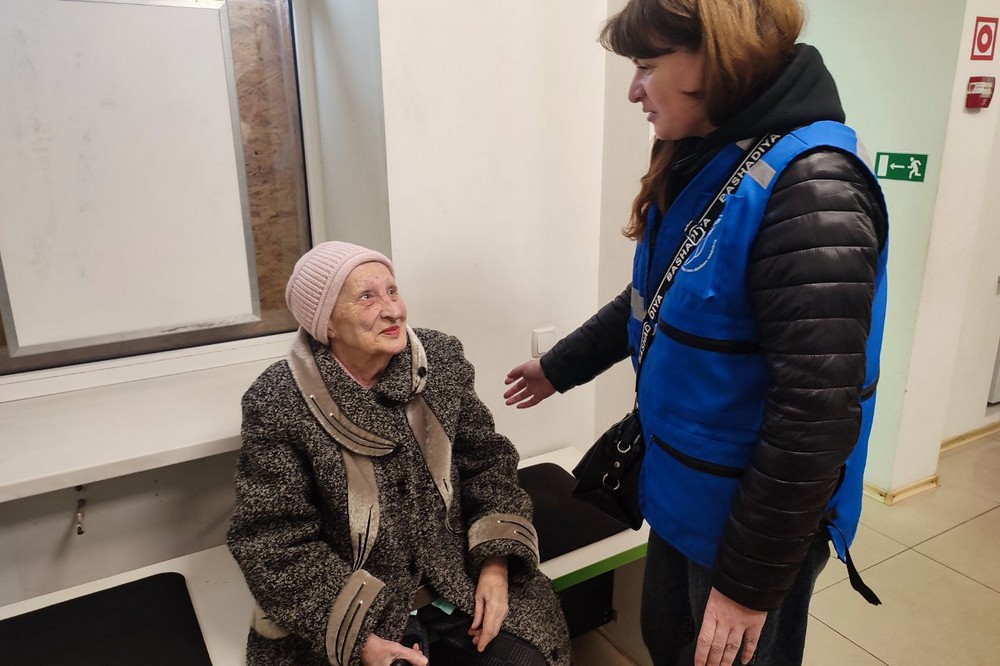 Памʼятає голод і страх Другої світової, а сьогодні живе під звуки вибухів у Нікополі