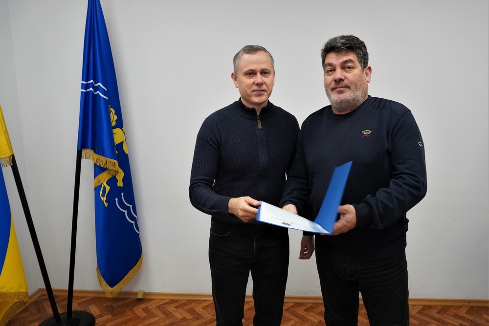 У Нікополі волонтерам вручили Подяки з нагоди свята (фото)