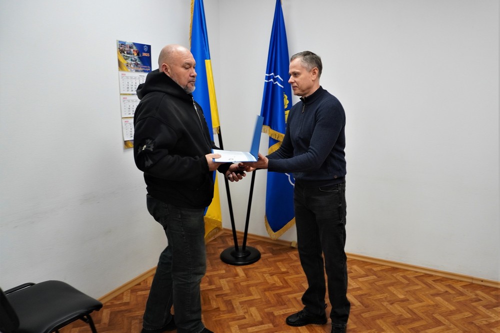 У Нікополі волонтерам вручили Подяки з нагоди свята (фото)