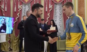 Зеленський нагородив спортсмена з Марганця, який виборов золото на Дефлімпійських Іграх