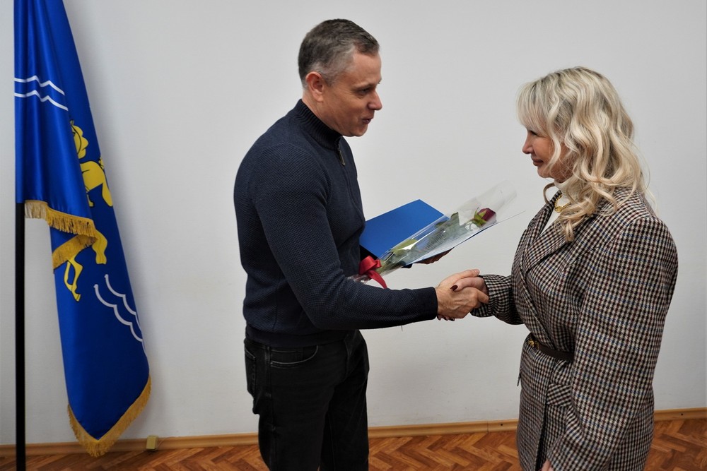 У Нікополі волонтерам вручили Подяки з нагоди свята (фото)