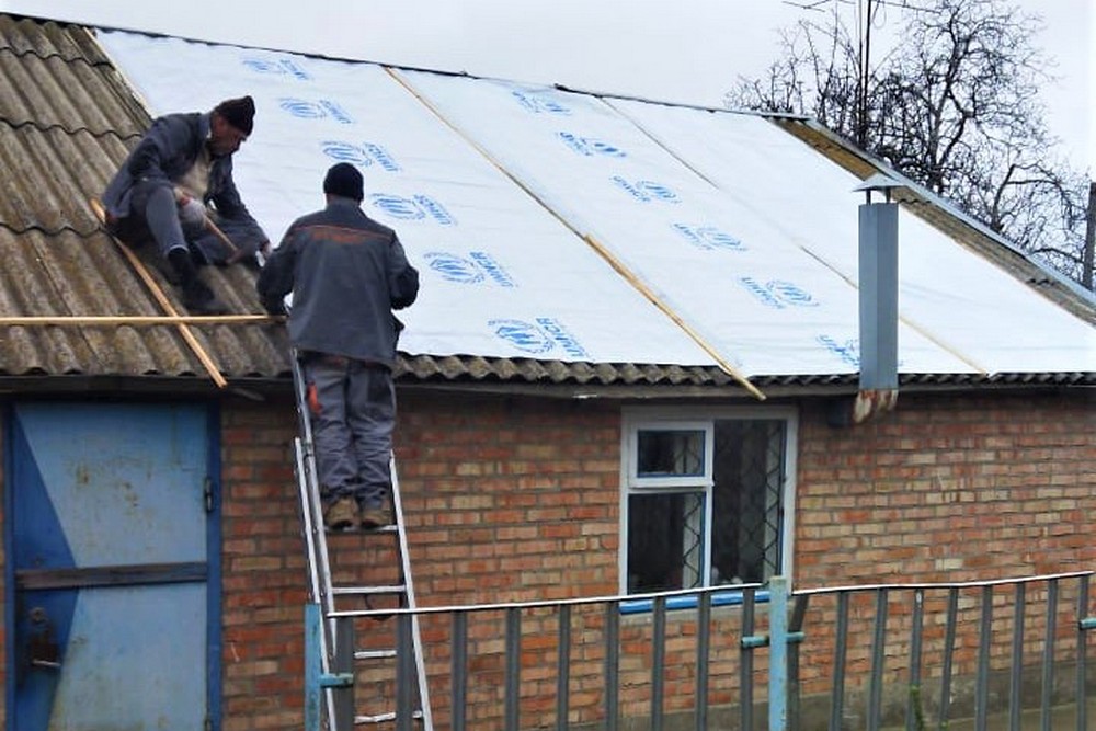 У Нікополі прибирають з вулиць сніг, усувають наслідки обстрілів, встановлюють нові габіони: про роботу комунальників на цьому тижні У Нікополі прибирають з вулиць сніг, усувають наслідки обстрілів, встановлюють нові габіони: про роботу комунальників на цьому тижні