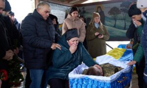 Його називали  «Наш Чіп і Дейл», бо допомагав кожному: Нікополь сьогодні простився з молодим Захисником (фото)