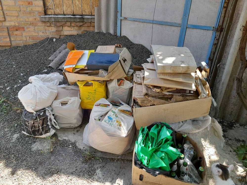 Незламні нікопольці перетворили сміття на 100 000 грн для ЗСУ – подробиці (фото, відео) Незламні нікопольці перетворили сміття на 100 000 грн для ЗСУ – подробиці (фото, відео)