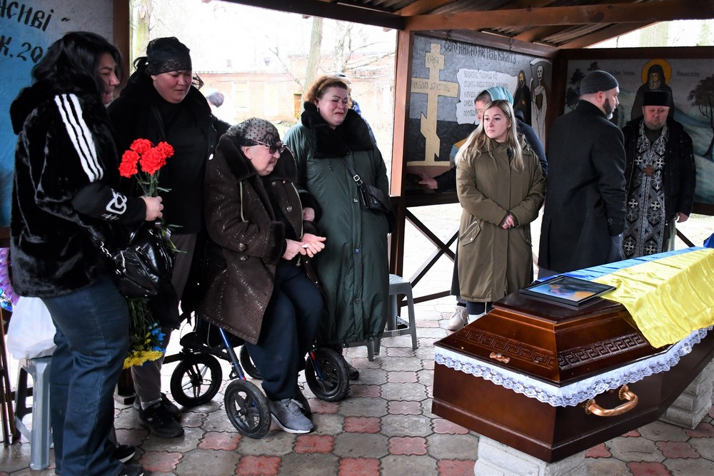 У Нікополі провели в останню путь Захисника: фото У Нікополі провели в останню путь Захисника: фото