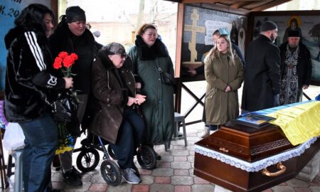 Осиротіли мама і сестра: у Нікополі провели в останню путь Захисника, який у мирному житті був кінологом (фото)