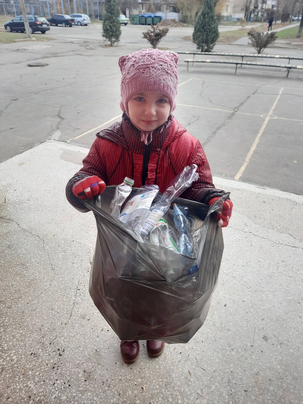 Незламні нікопольці перетворили сміття на 100 000 грн для ЗСУ – подробиці (фото, відео) Незламні нікопольці перетворили сміття на 100 000 грн для ЗСУ – подробиці (фото, відео)