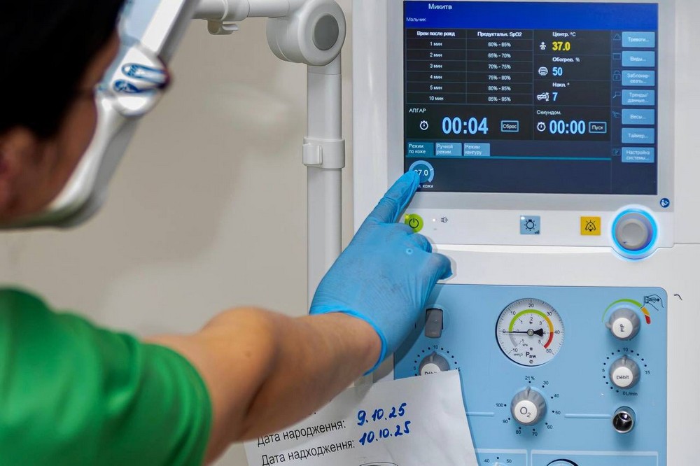 Найменший врятований пацієнт важив 700 грамів: як на Дніпропетровщині допомагають вижити недоношеним немовлятам (фото)