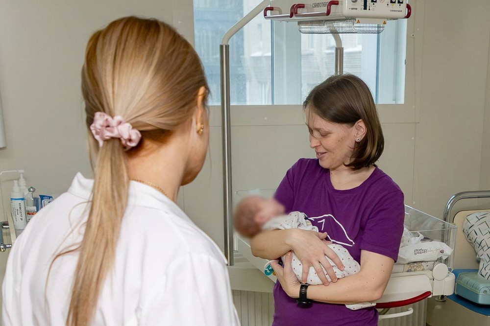 Найменший врятований пацієнт важив 700 грамів: як на Дніпропетровщині допомагають вижити недоношеним немовлятам (фото)