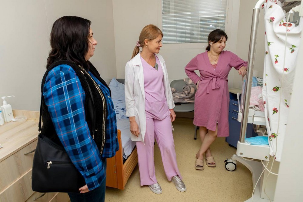 Найменший врятований пацієнт важив 700 грамів: як на Дніпропетровщині допомагають вижити недоношеним немовлятам (фото)