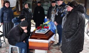 Був у батьків один, загинув під Гуляйполем… Нікополь сьогодні провів в останню путь Захисника (фото)
