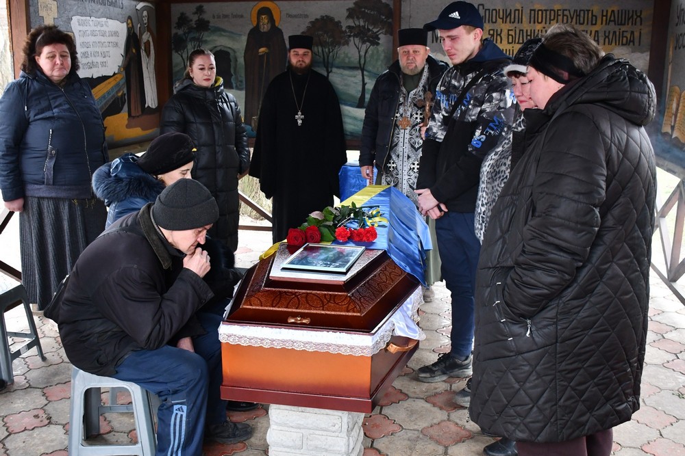 Був у батьків один, загинув під Гуляйполем… Нікополь сьогодні провів в останню путь Захисника (фото) 1 Був у батьків один, загинув під Гуляйполем… Нікополь сьогодні провів в останню путь Захисника (фото)