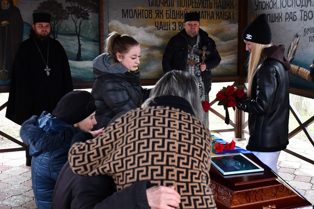 Був у батьків один, загинув під Гуляйполем… Нікополь сьогодні провів в останню путь Захисника (фото) Був у батьків один, загинув під Гуляйполем… Нікополь сьогодні провів в останню путь Захисника (фото)