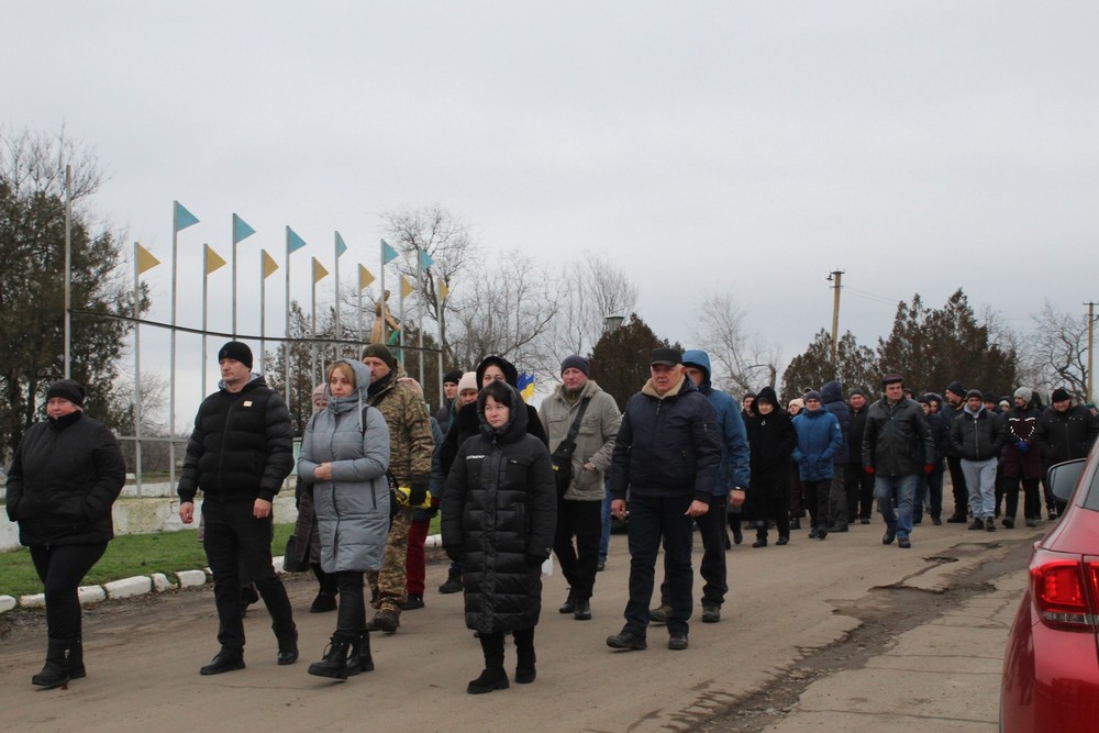 На Нікопольщині сьогодні провели в останню путь Захисника: фото