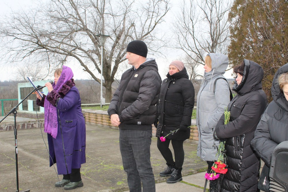 На Нікопольщині сьогодні провели в останню путь Захисника: фото