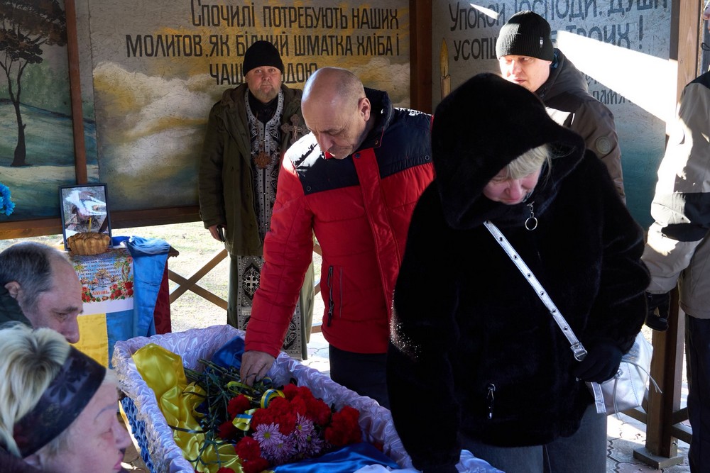  у Нікополі сьогодні провели в останню путь Захисника