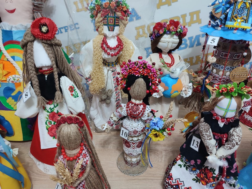 Ляльки миру у Нікополі