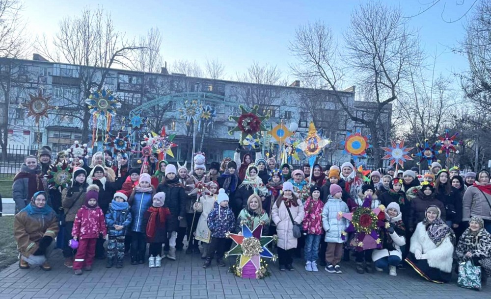 На Різдво у Покрові 25 грудня провели традиційну ходу з унікальними автентичними атрибутами (фото)