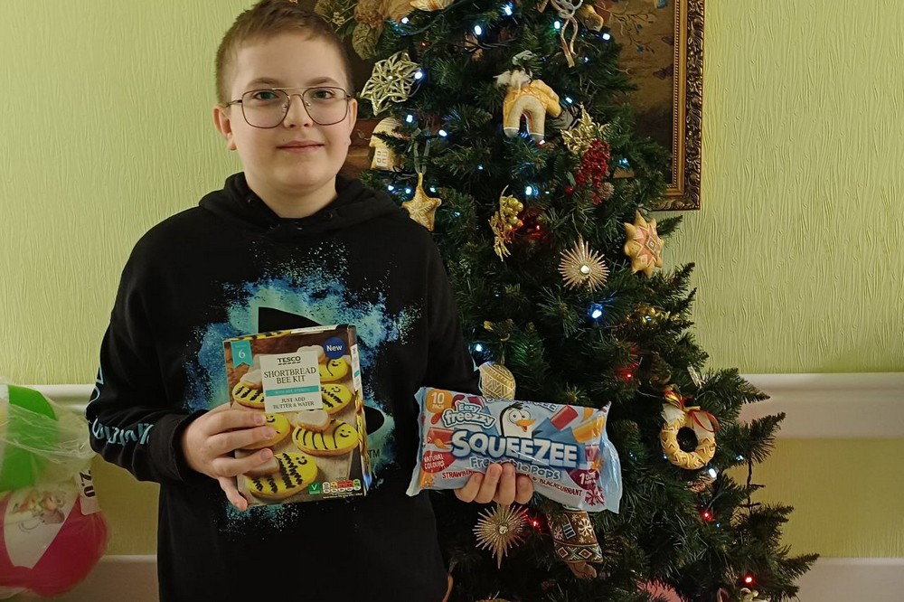 У Нікополі актори театру «Казка» подарували пацієнтам дитячої лікарні новорічну виставу 