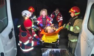 Отруєння димом і опіки: медики Марганця розповіли, як рятували постраждалих під час пожежі чоловіків