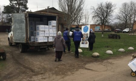 Гуманітарна допомога у Мирівській громаді: мешканці отримали набори для швидкого утеплення дерев’яних вікон