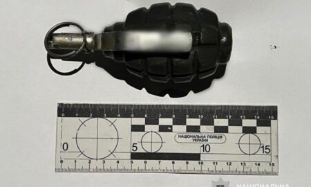 Погрожував гранатою касиру і продавчині: на Дніпропетровщині затримали 39-річного хулігана