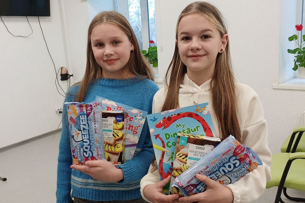 У Нікополі актори театру «Казка» подарували пацієнтам дитячої лікарні новорічну виставу 