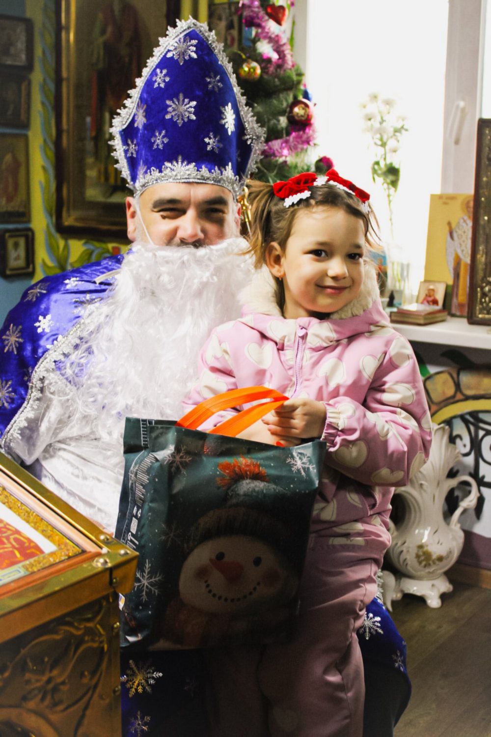 Діти незламного Нікополя отримали 100 подарунків від благодійників Діти незламного Нікополя отримали 100 подарунків від благодійників