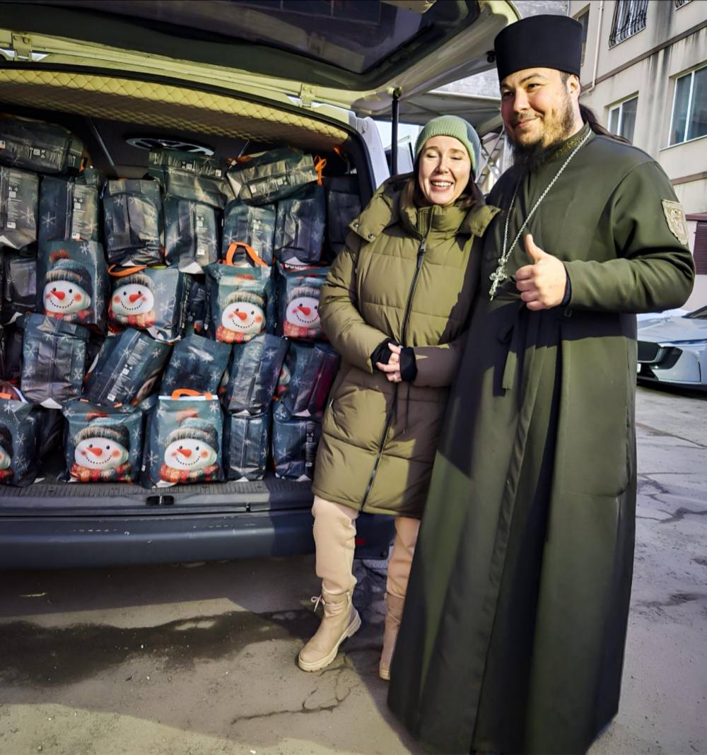 Діти незламного Нікополя отримали 100 подарунків від благодійників 2 Діти незламного Нікополя отримали 100 подарунків від благодійників 2