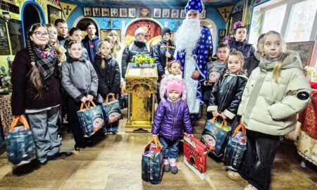 Діти незламного Нікополя отримали 100 подарунків від благодійників 4