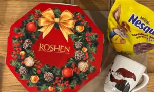  До дня Святого Миколая дитяча лікарня Нікополя отримала подарунки (фото)