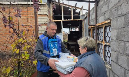 Допомагають жителям Нікополя і району 10