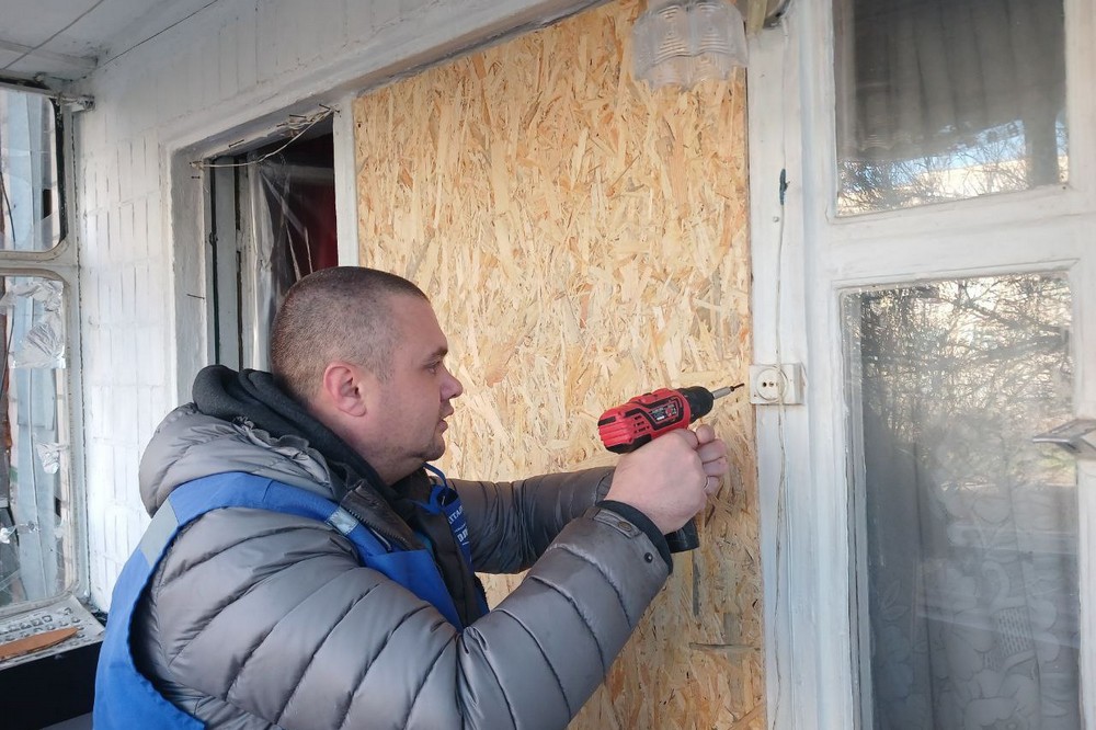 Допомагають жителям Нікополя і району 12 Допомагають жителям Нікополя і району 12