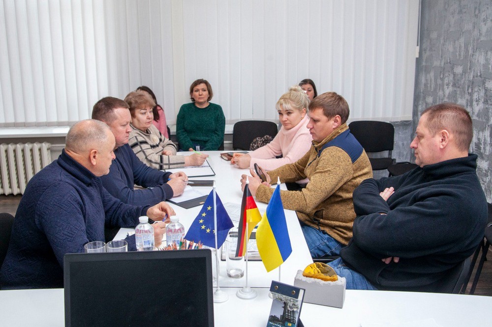 Начальник Нікопольської РВА провів виїзну нараду у двох громадах району 4 Начальник Нікопольської РВА провів виїзну нараду у двох громадах району 4