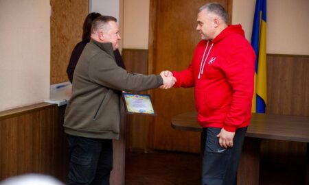 Начальник Нікопольської РВА вручив подяки волонтерам Нікопольщини