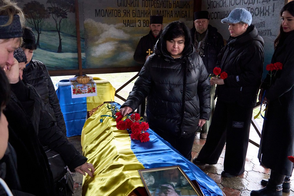 Нікополь сьогодні попрощався з Захисником 11