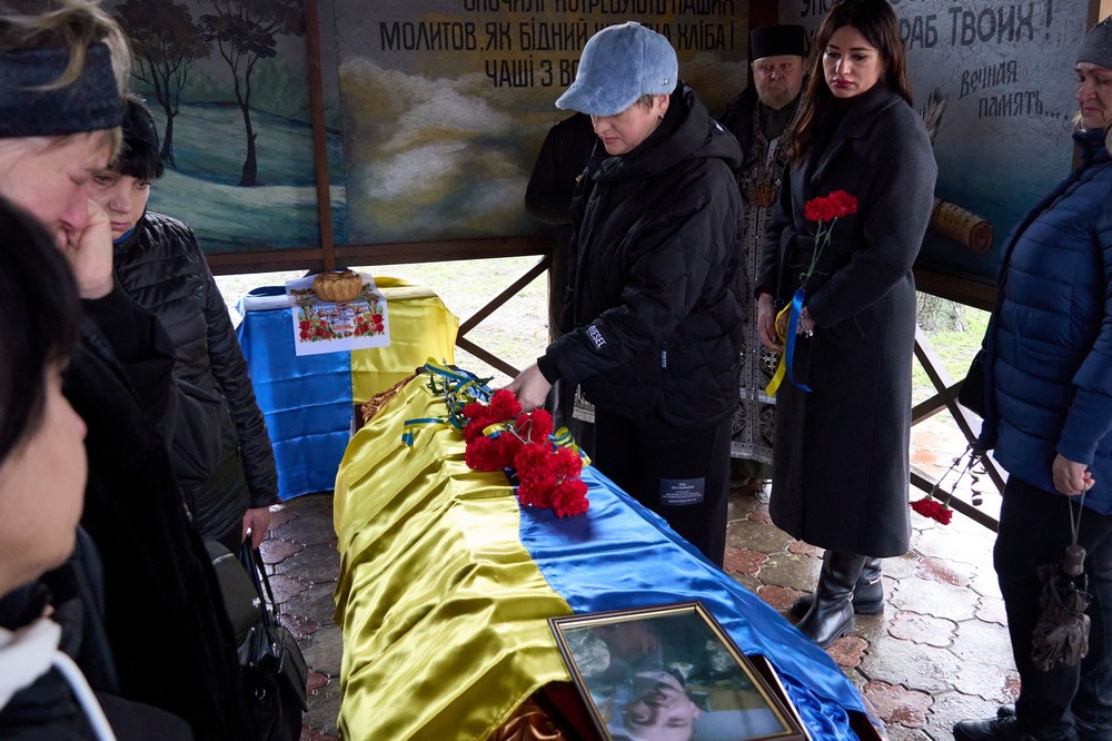 Нікополь сьогодні попрощався з Захисником 4