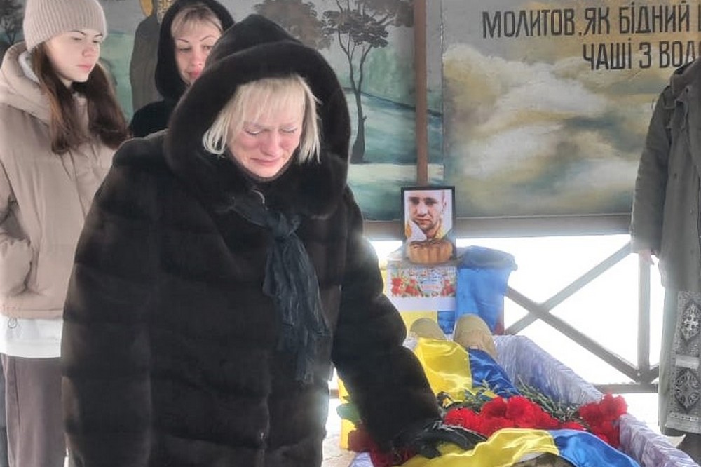 Нікополь сьогодні провів в останню путь Захисника 7