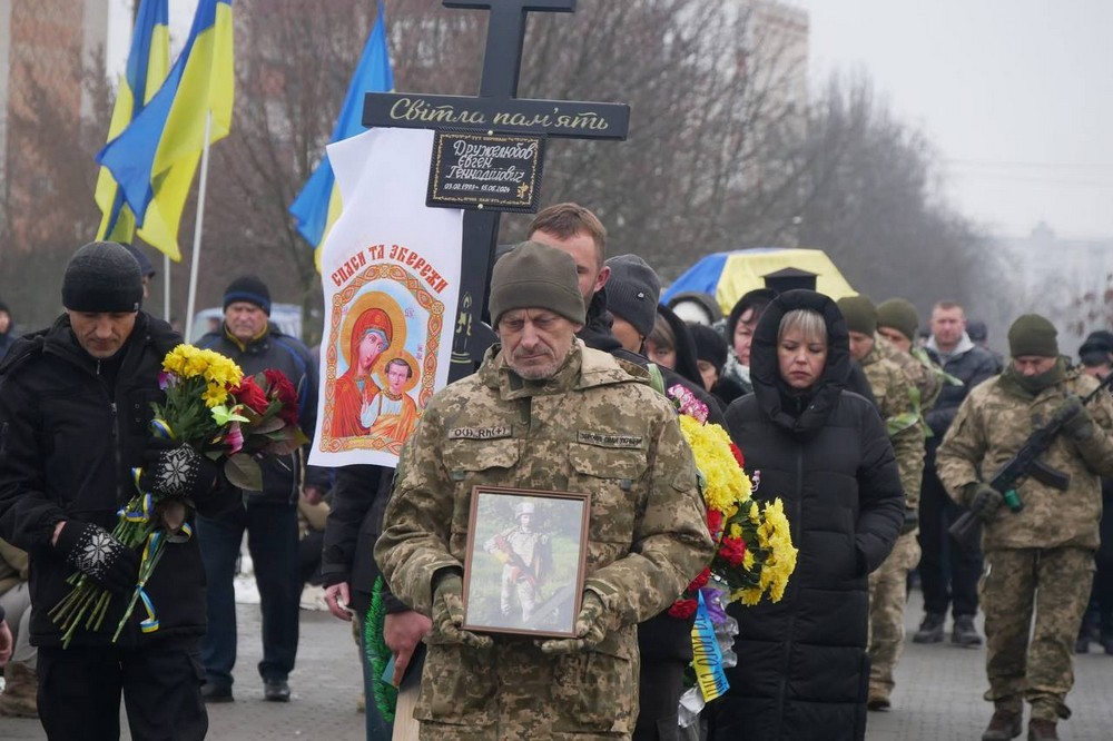 Нікопольщина сьогодні прощається з Героєм (фото) 2 Нікопольщина сьогодні прощається з Героєм (фото) 2
